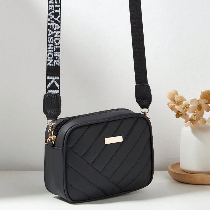 Black Leather Handbag for Girls & Women | Stylish Shoulder & Crossbody Bag